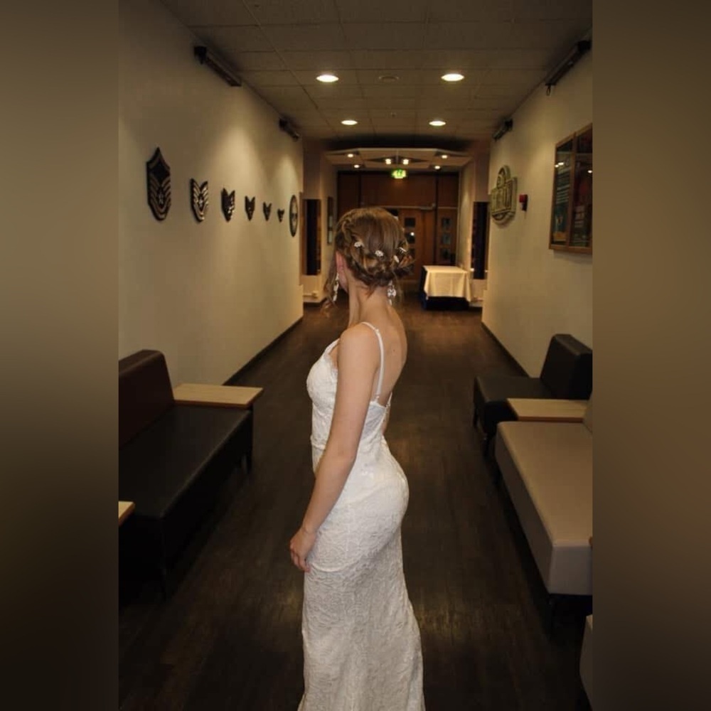 White prom dress / wedding rehearsal dress - Picture 2 of 4
